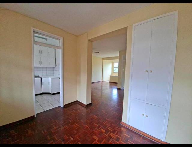 2 BEDROOM APARTMENT FOR SALE IN GLENWOOD